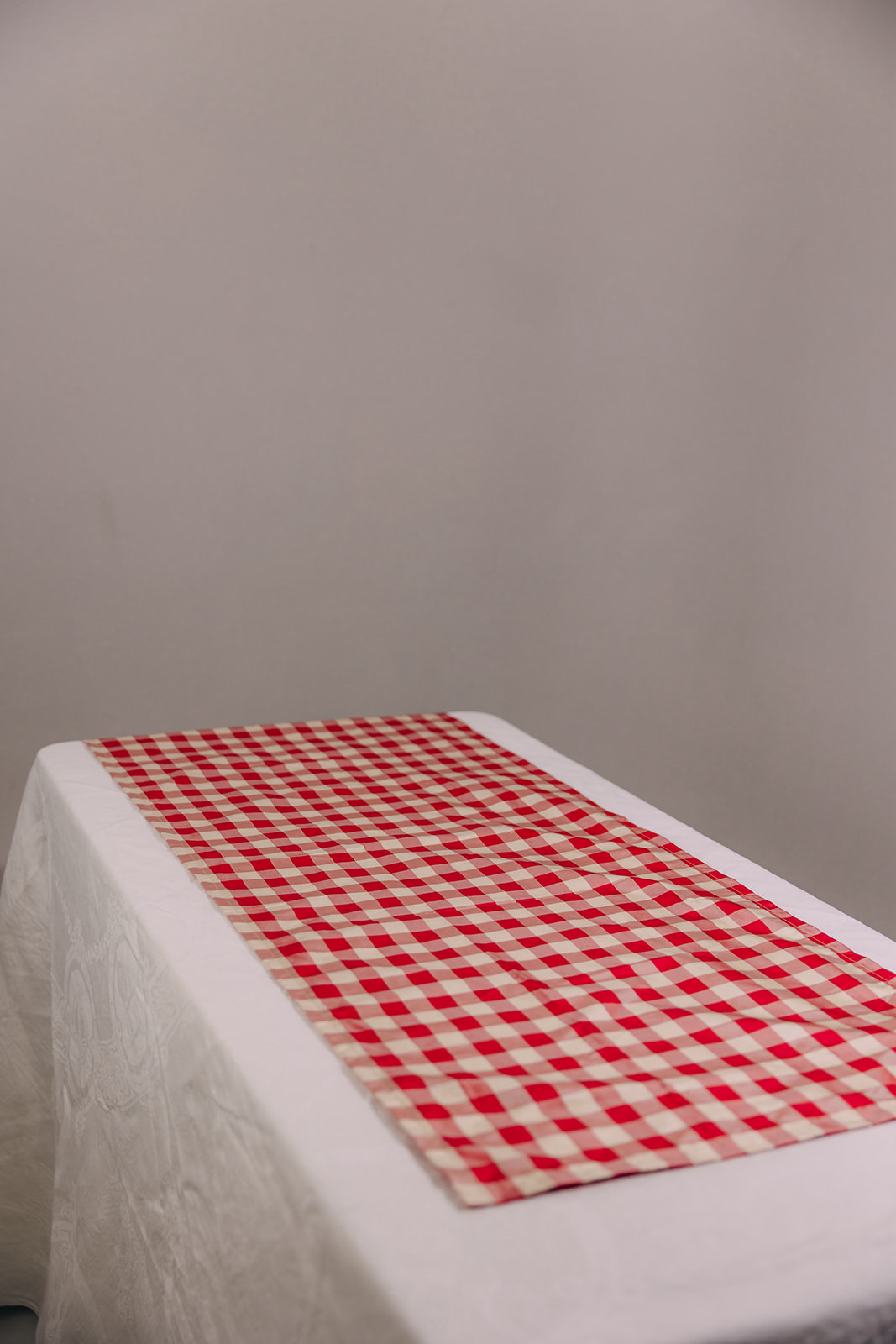 J's Berries & Cream Table Runner